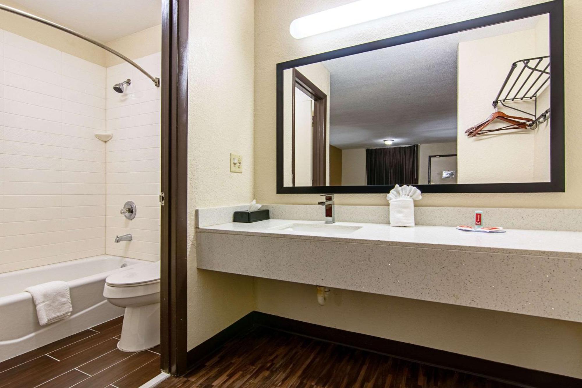 Econo Lodge Inn & Suites Matthews - Charlotte Dış mekan fotoğraf