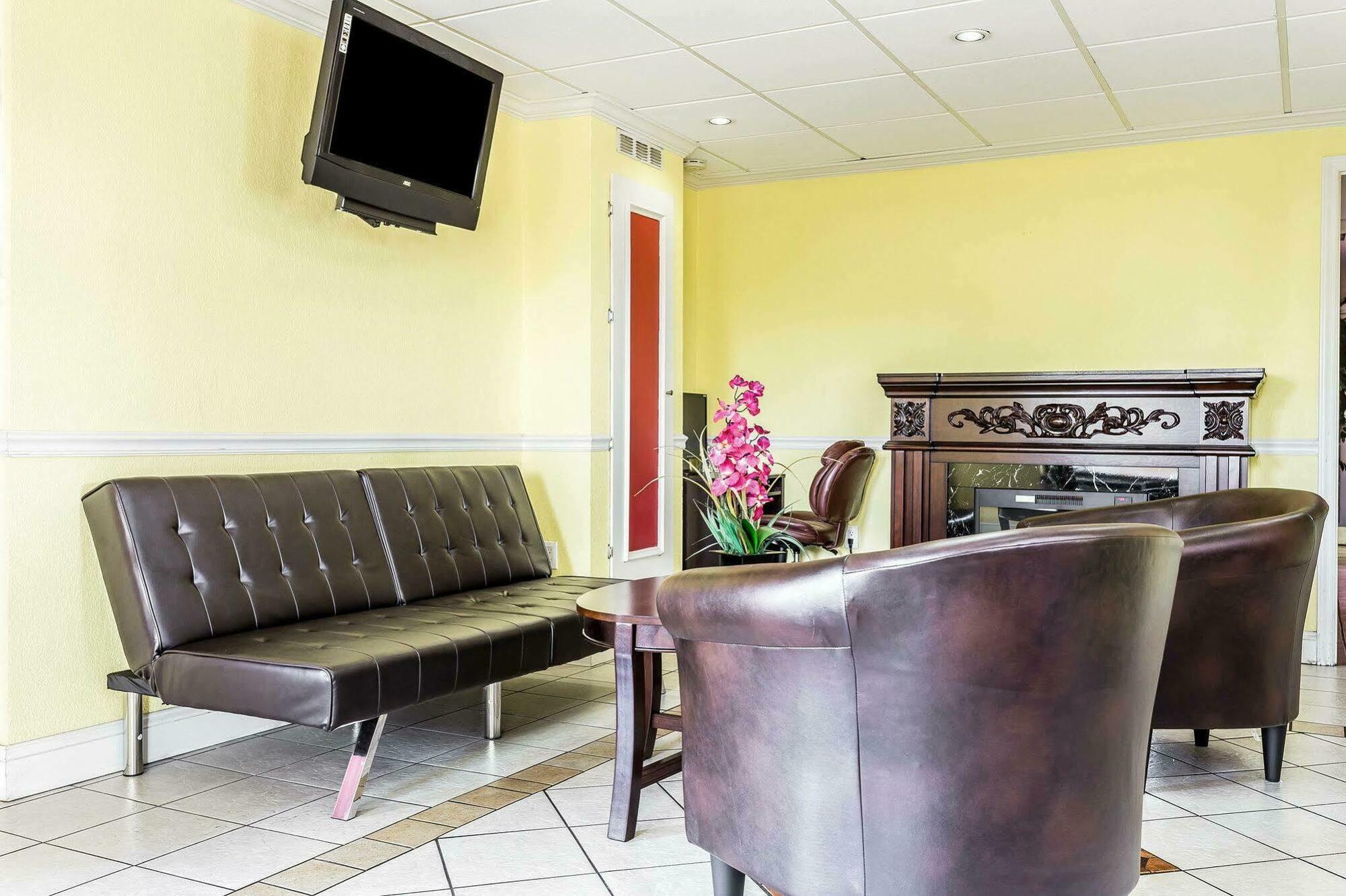 Econo Lodge Inn & Suites Matthews - Charlotte Dış mekan fotoğraf
