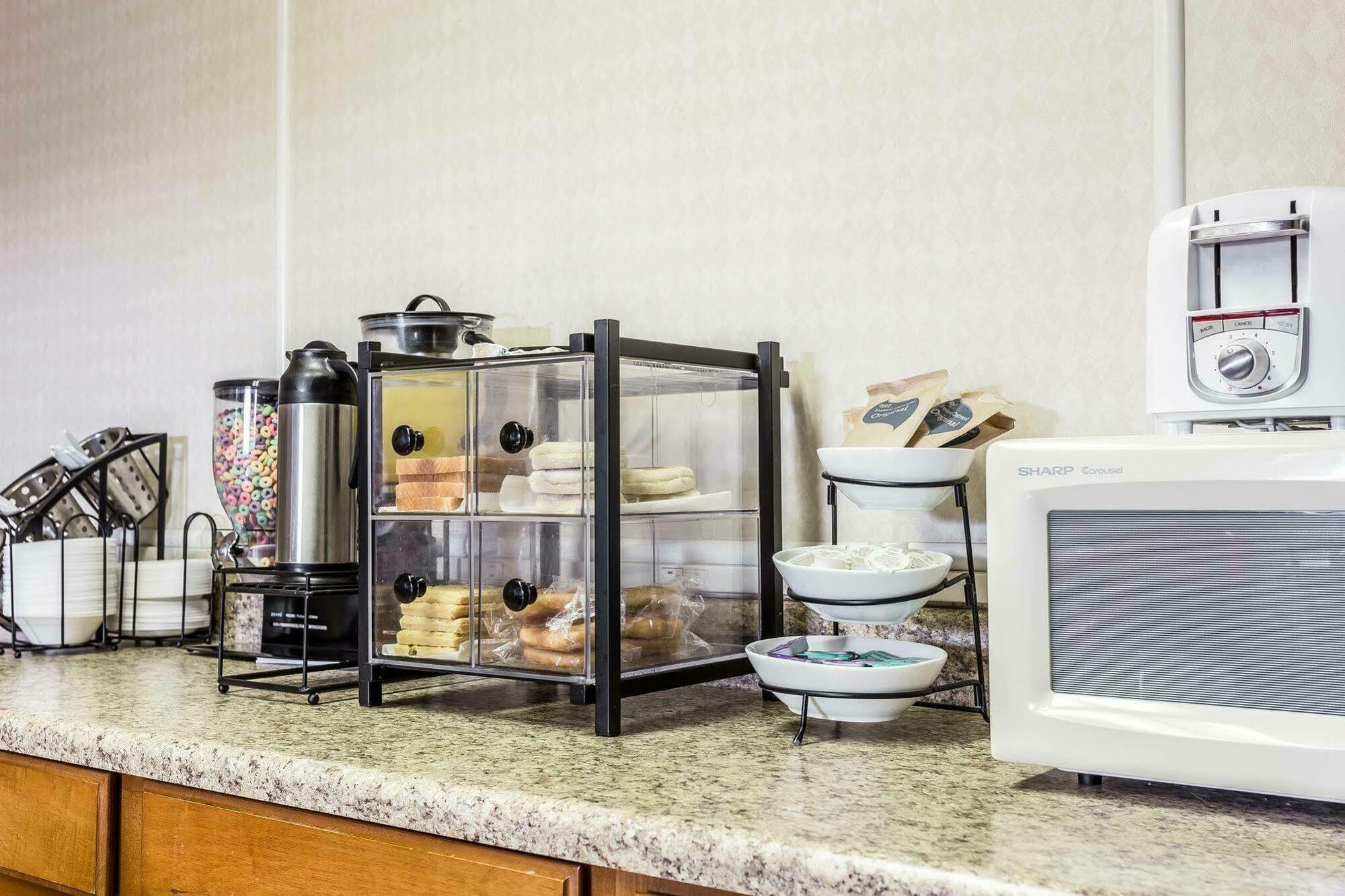 Econo Lodge Inn & Suites Matthews - Charlotte Dış mekan fotoğraf