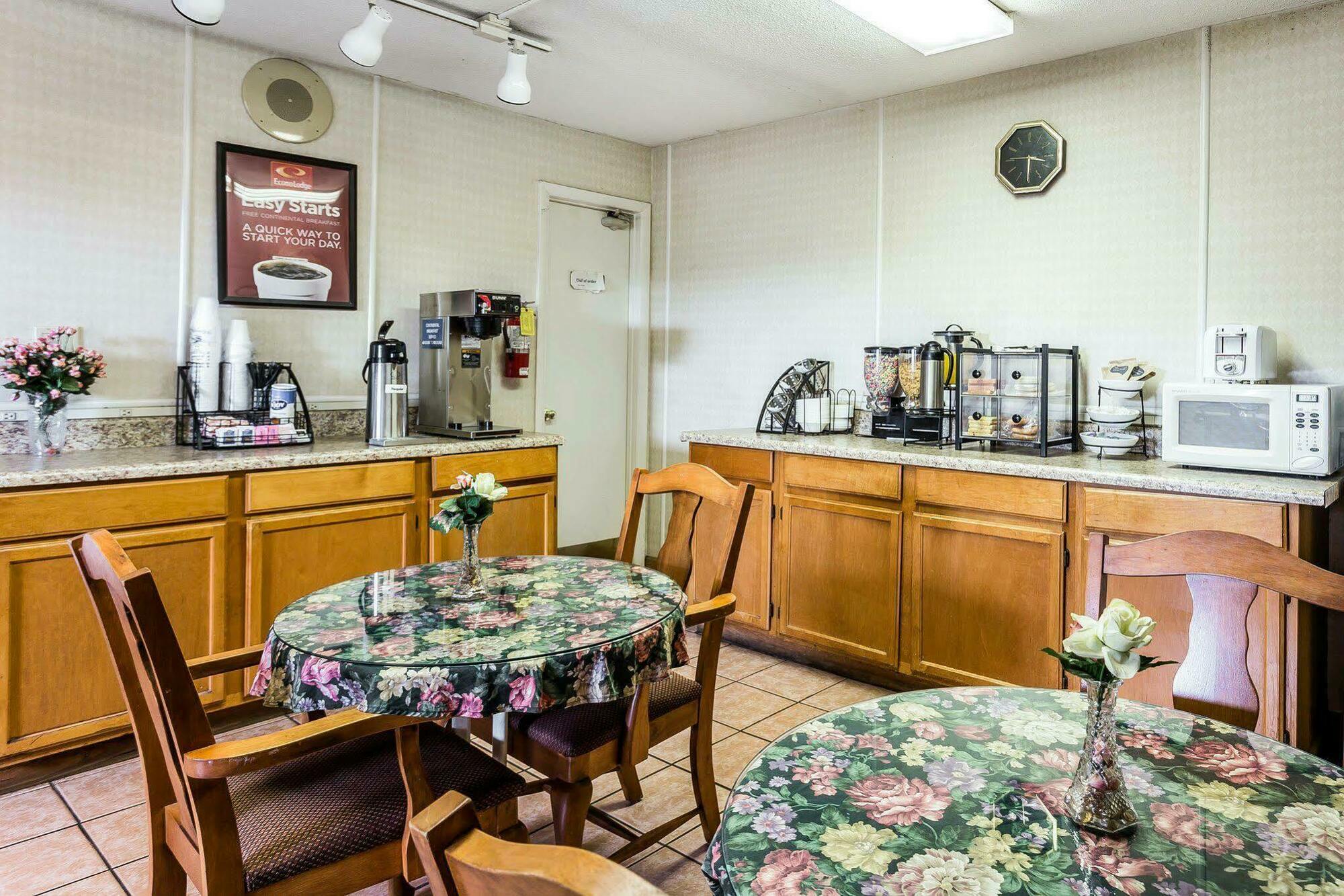 Econo Lodge Inn & Suites Matthews - Charlotte Dış mekan fotoğraf