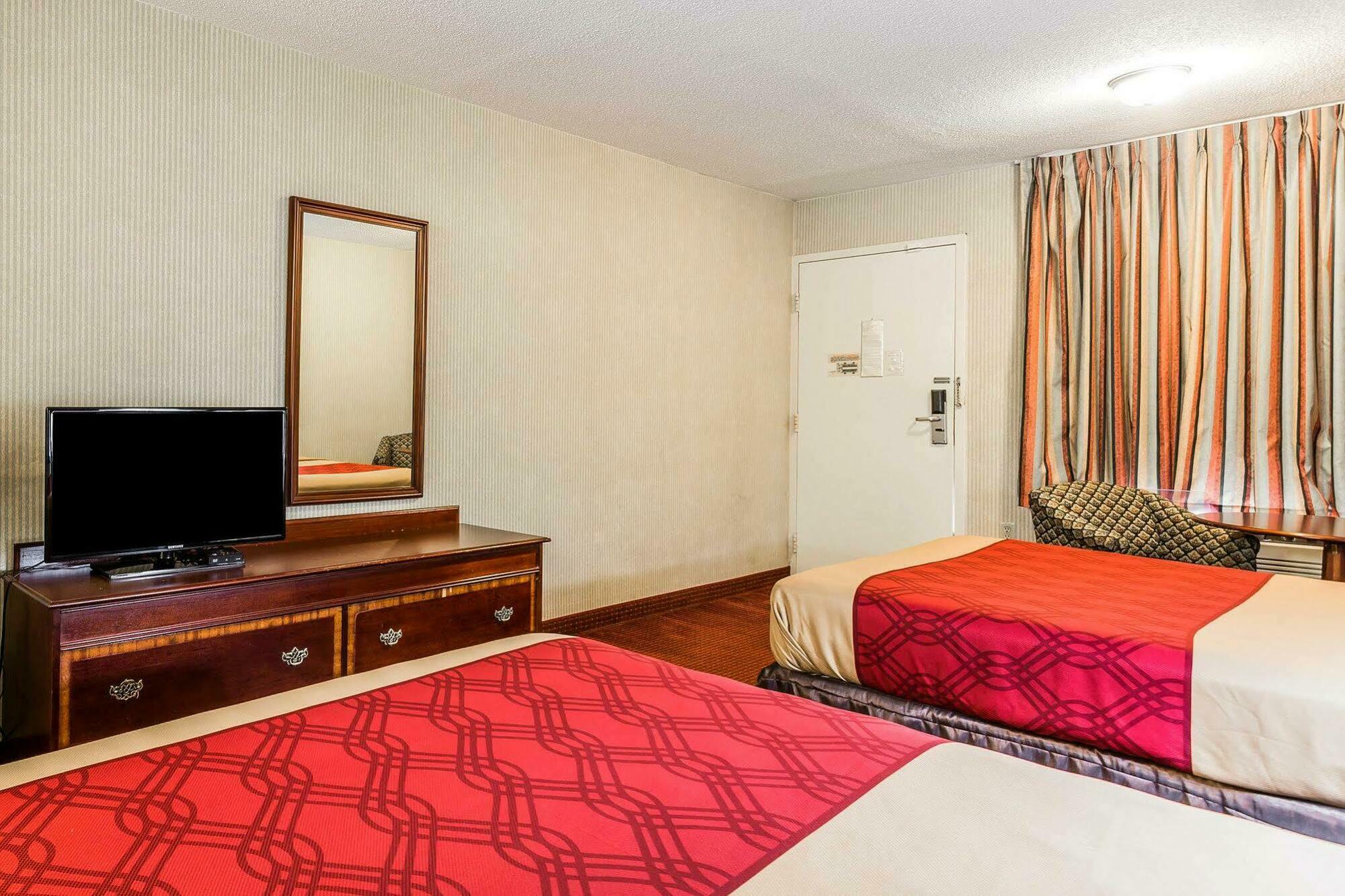 Econo Lodge Inn & Suites Matthews - Charlotte Dış mekan fotoğraf