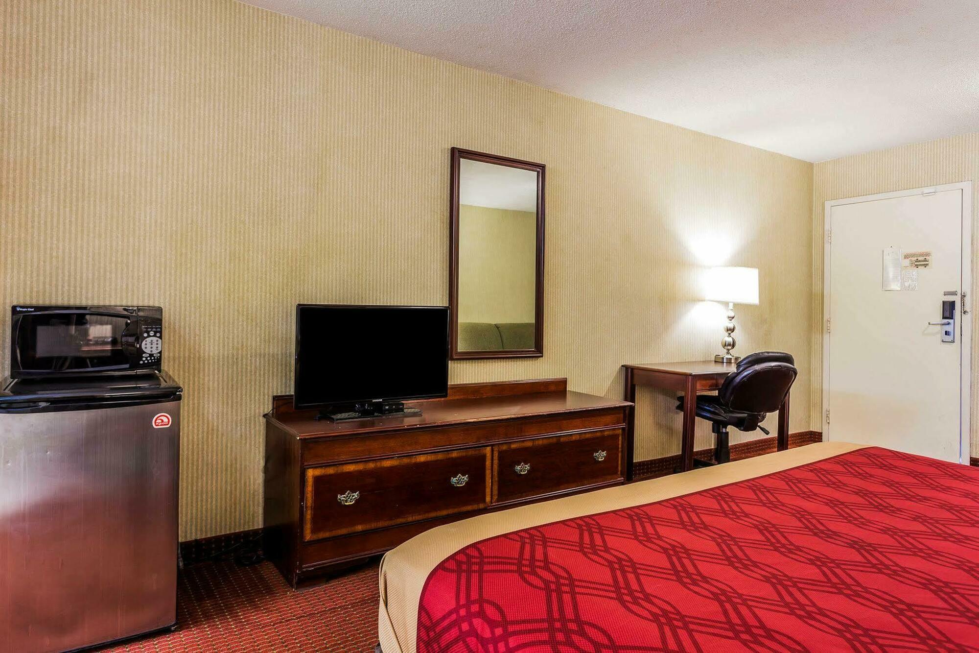 Econo Lodge Inn & Suites Matthews - Charlotte Dış mekan fotoğraf
