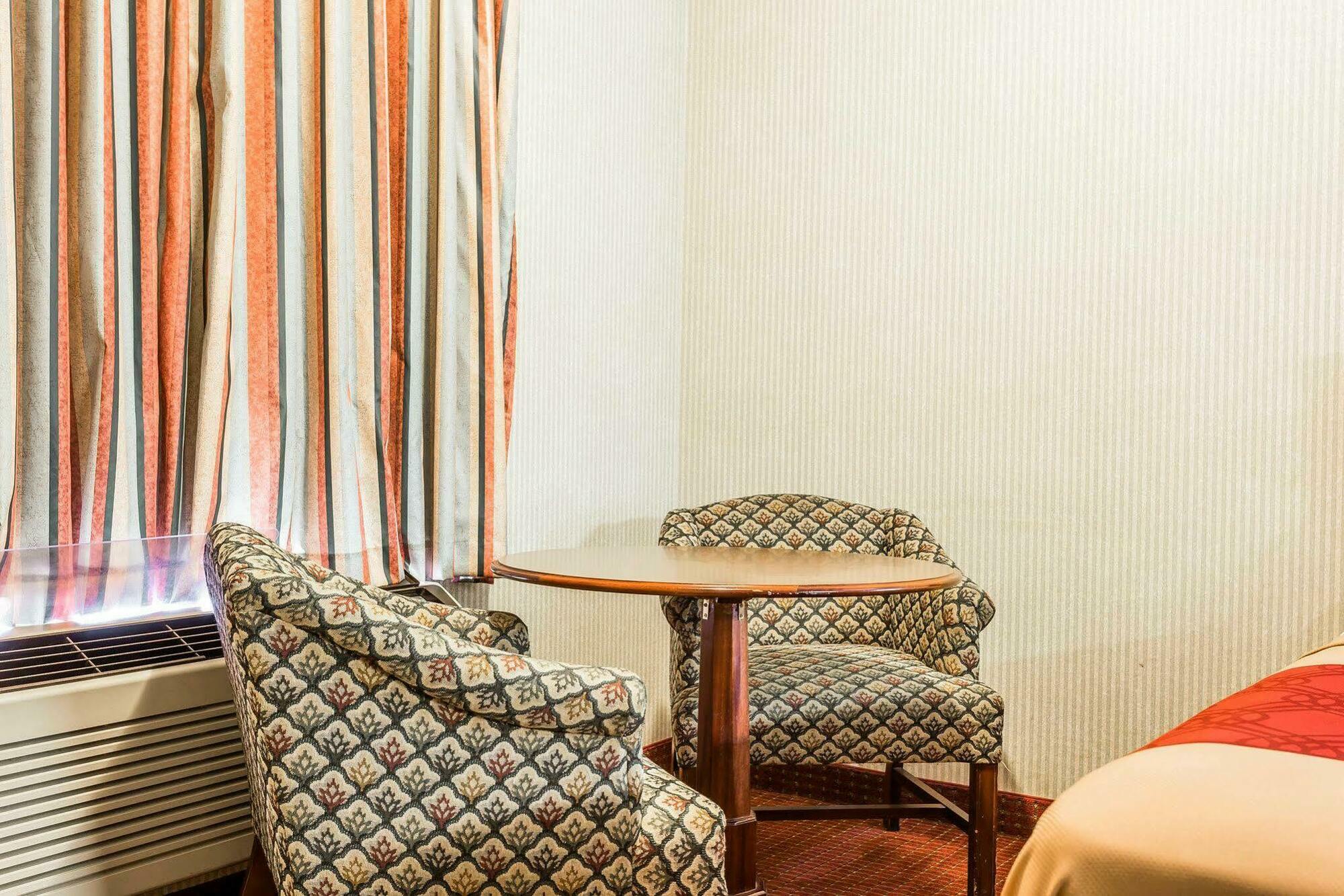 Econo Lodge Inn & Suites Matthews - Charlotte Dış mekan fotoğraf